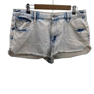 Mossimo high rise short shorts Size 16/33 light wash